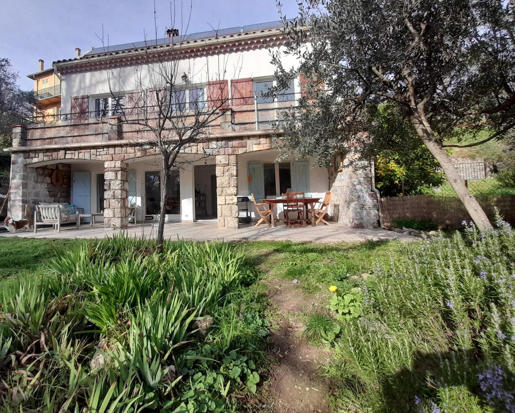 Peaceful Garden Apartment Bargemon